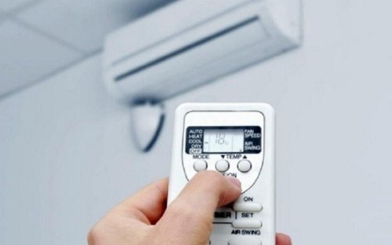 Hình ảnh một hệ thống dây điện phức tạp cần nhận diện dây nóng để lắp đặt hoặc sửa chữa