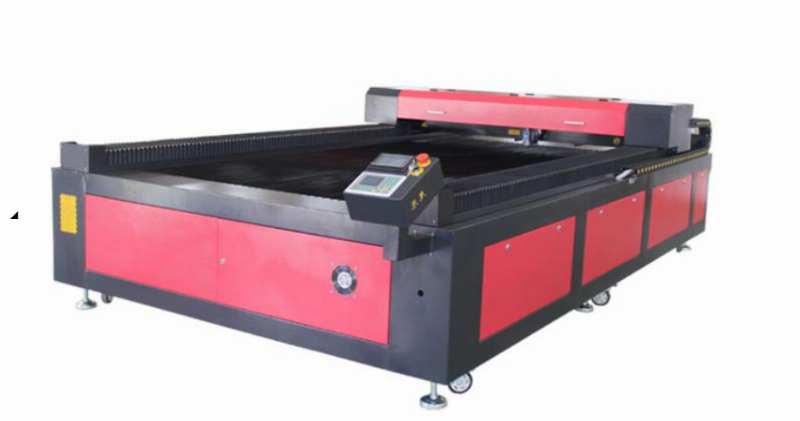 Các sản phẩm cắt laser kim loại với hoa văn phức tạp và độ hoàn thiện cao tại một cửa hàng trưng bày ở Hà Nội.