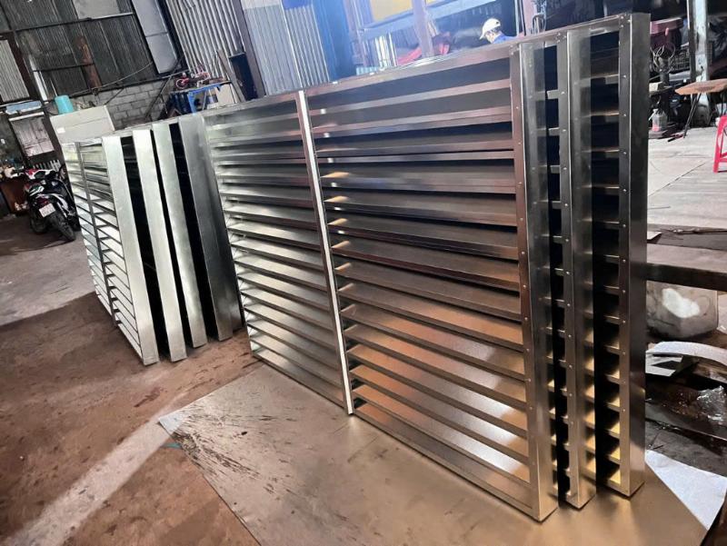 Vật liệu và dụng cụ cần thiết để học cách làm cửa chớp sắt