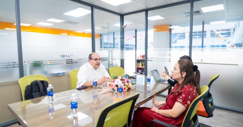 Quản lý tài chính hiệu quả cho sinh viên Đại học HUTECH, bao gồm học phí và sinh hoạt phí