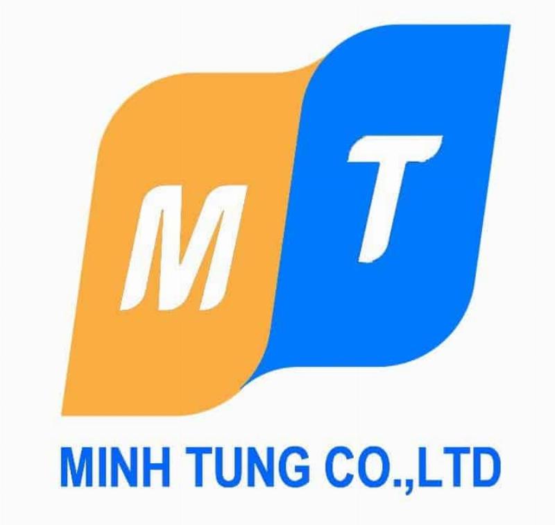 Hình ảnh minh họa tấm sàn grating mạ kẽm được lắp đặt làm sàn thao tác trong nhà máy công nghiệp, cho thấy ứng dụng thực tế của sản phẩm này