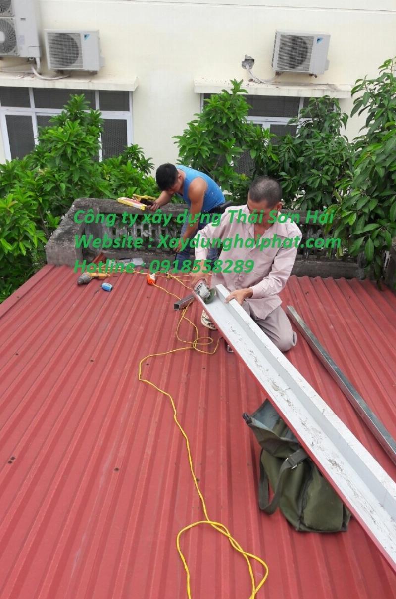 Quy trình lắp đặt máng nước inox 304 chuyên nghiệp tại công trình xây dựng ở Hà Nội
